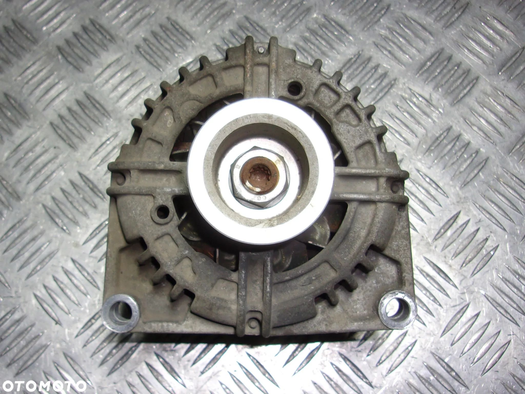 Astra H Meriva A Signum Vectra C Zafira B alternator 1.6 1.8 1.9 CDTI 2.0 2.2 GDI 2.8 V6 3.0 CDTI - 1