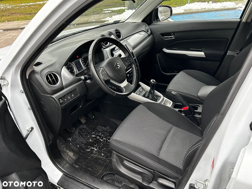 Suzuki Vitara 1.6 Premium 2WD - 9