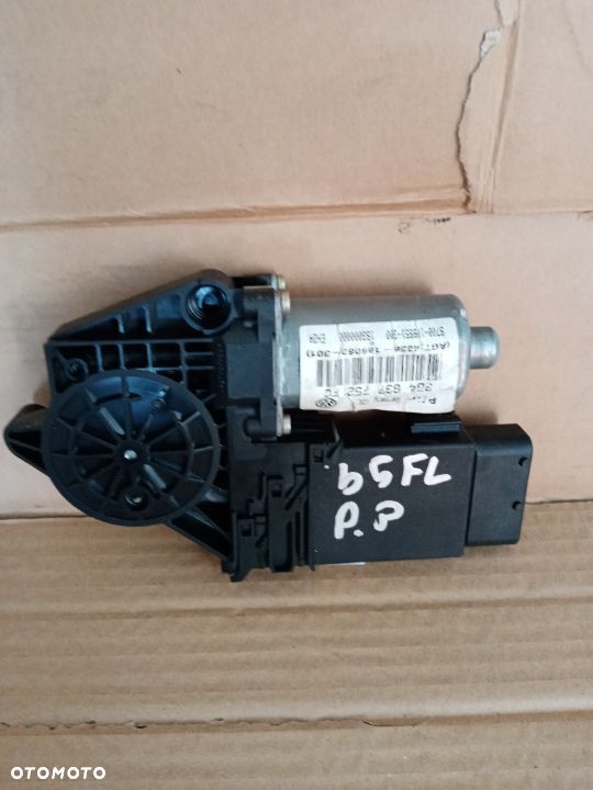 Silniczek Szyby prawy Przod VW Passat B5 3b4837752fc - 1