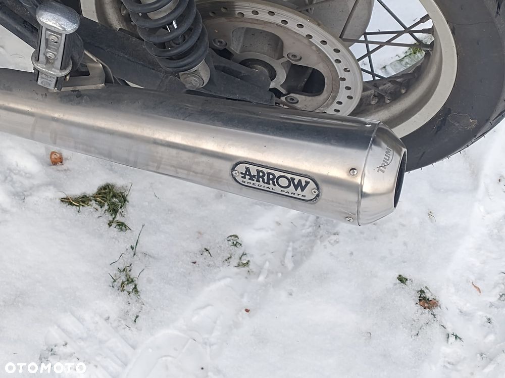 Triumph Thruxton - 18