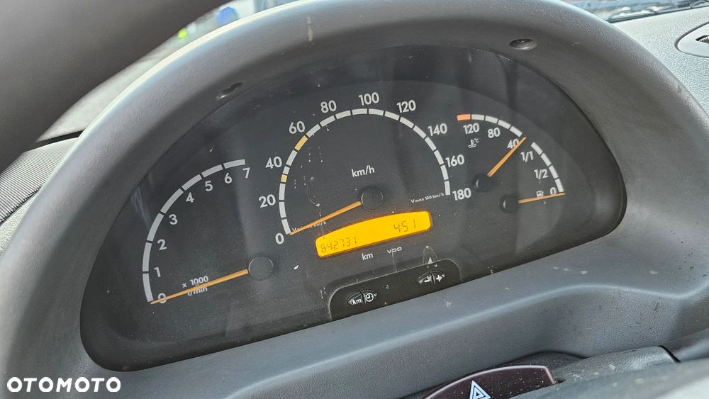 Mercedes-Benz Sprinter - 20
