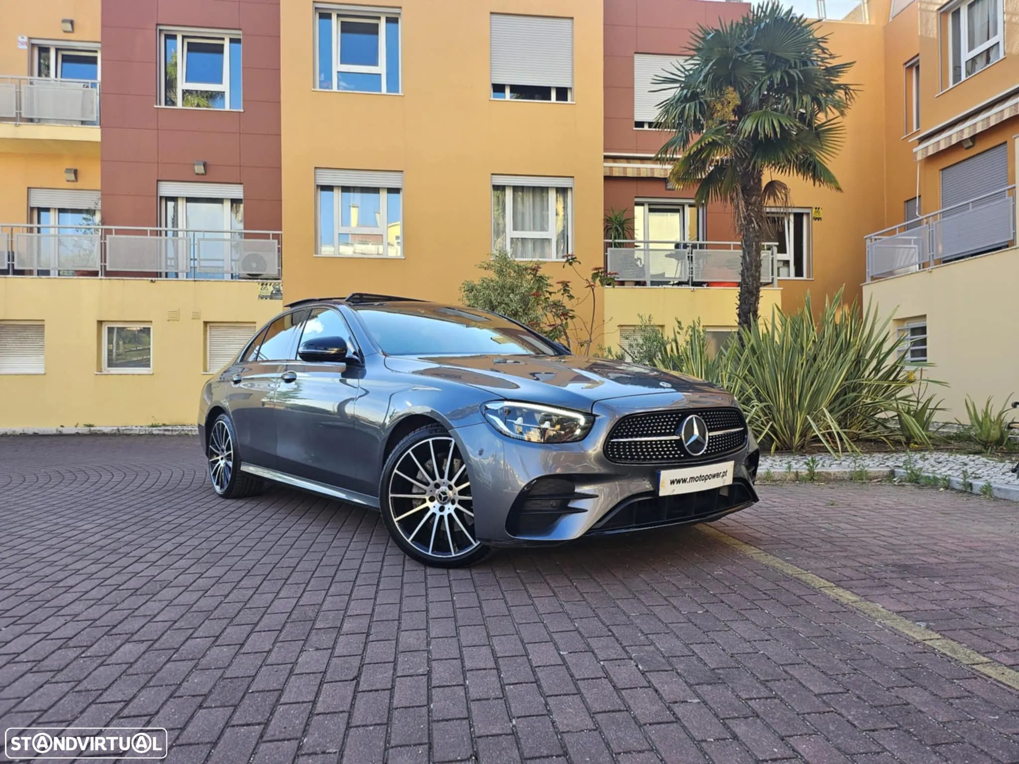 Mercedes-Benz E 220 d AMG Line - 1