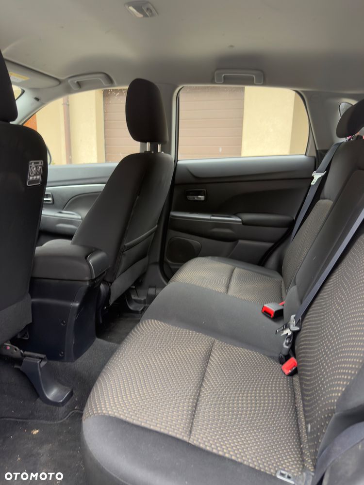 Mitsubishi ASX 1.6 Invite Navi - 25