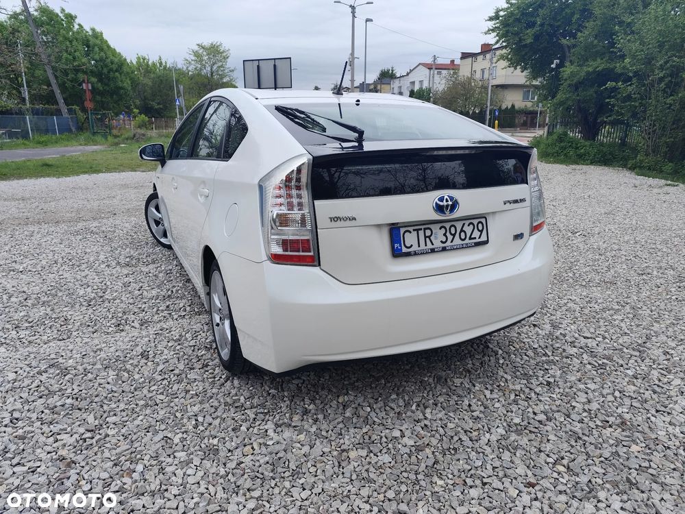 Toyota Prius 1.8 HSD Prestige - 4