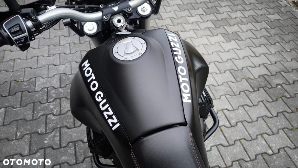 Moto Guzzi V85 - 16