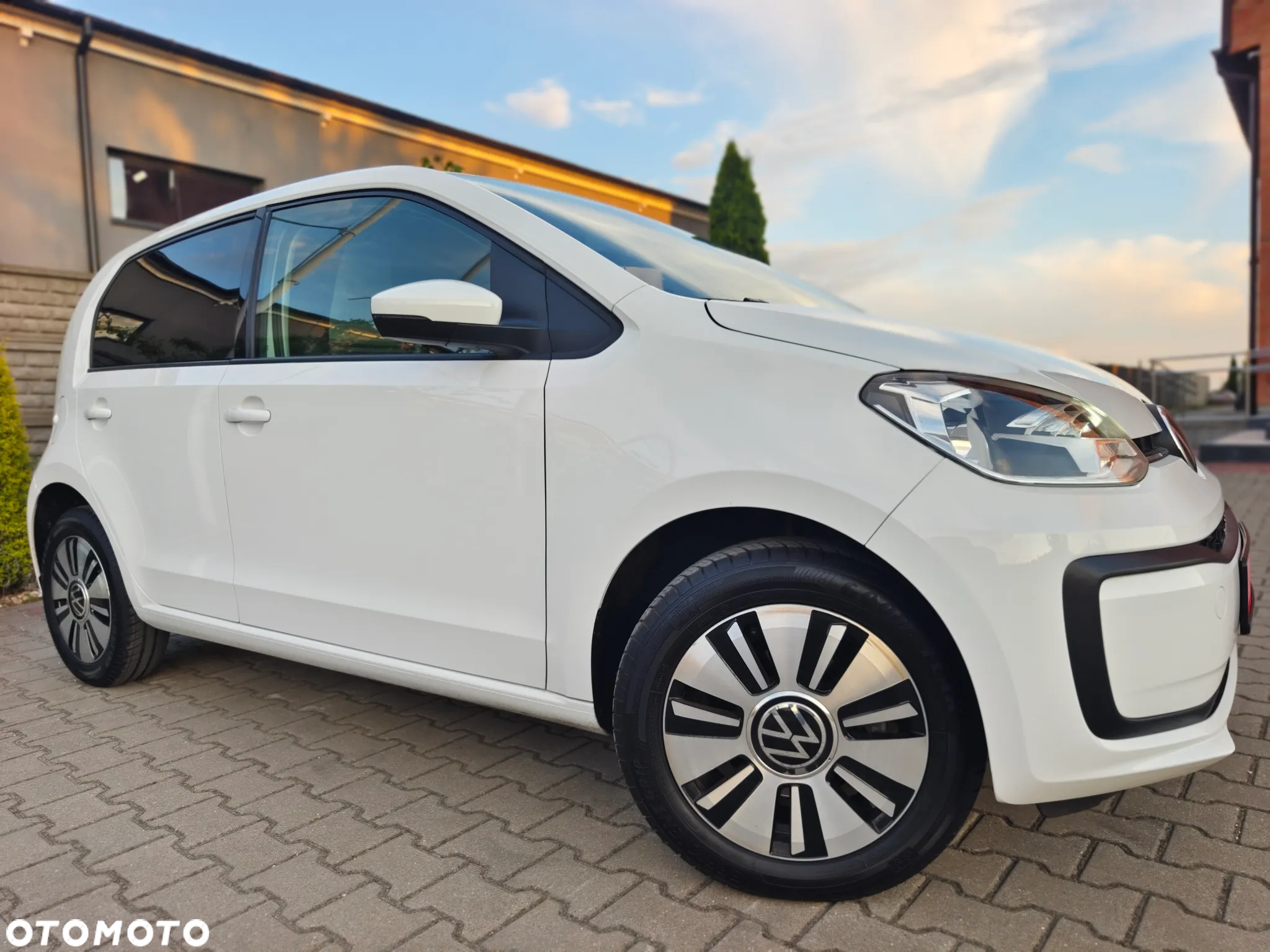 Volkswagen up! 1.0 White Style - 31