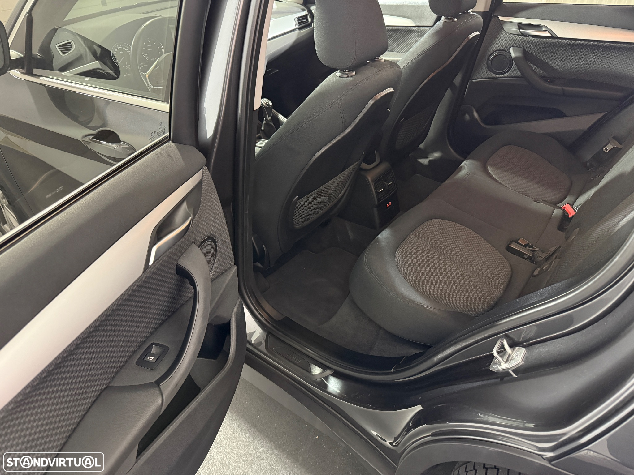 BMW X1 16 d sDrive Line Sport - 18
