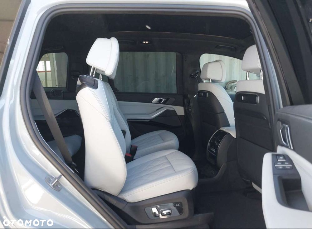 BMW X7 - 10