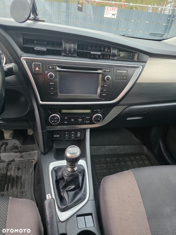 Toyota Auris 1.6 Premium Comfort - 10