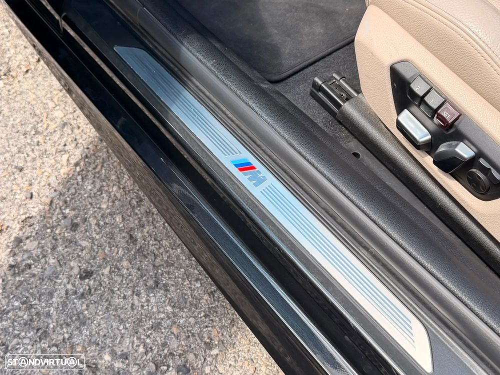 BMW 220 d Cabrio Pack M Auto - 12
