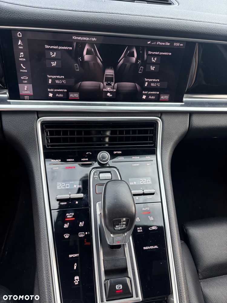 Porsche Panamera 4S - 27
