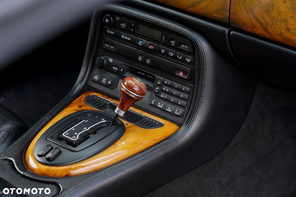 Jaguar XK8 - 17
