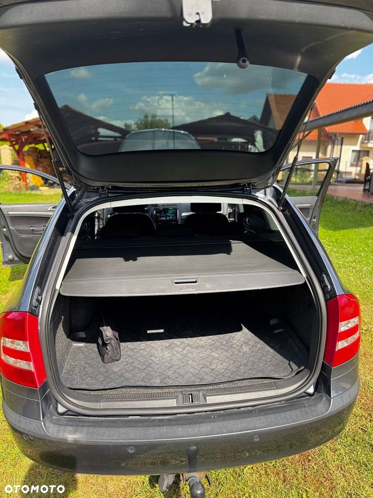 Skoda Octavia 1.9 TDI Elegance DSG - 9