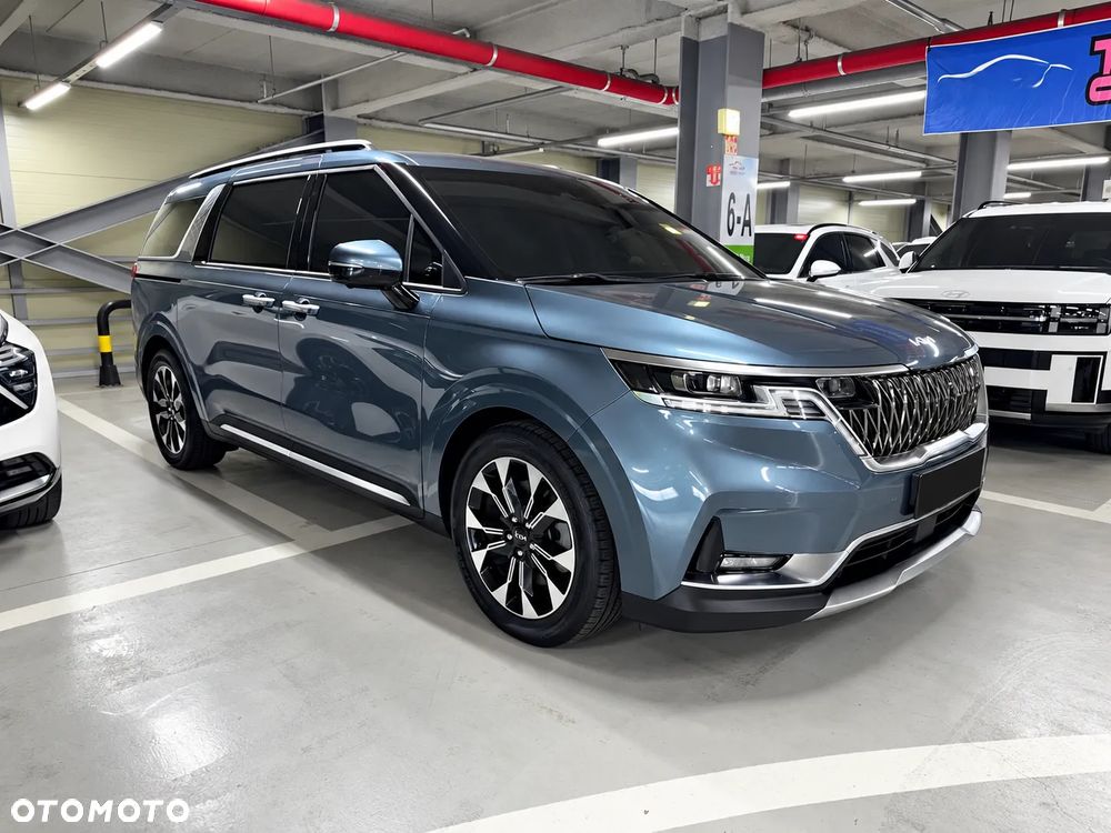 Kia Carnival - 4