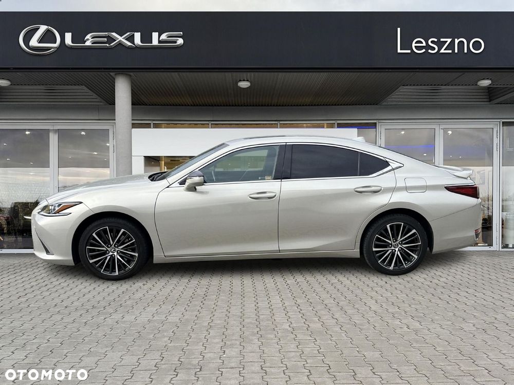 Lexus ES 300h Business Edition - 11