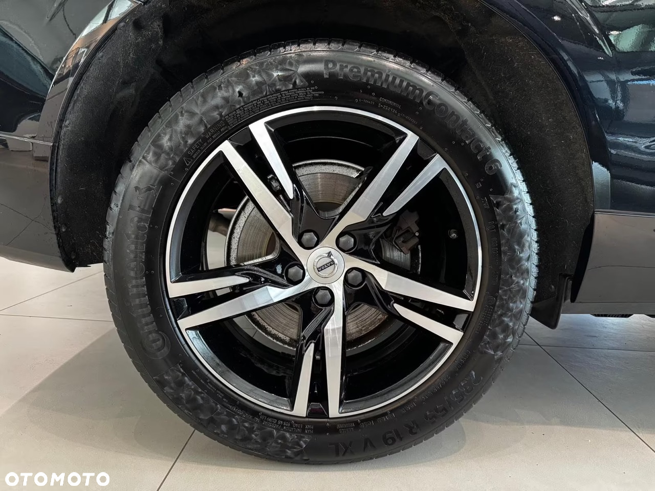 Volvo XC 60 B4 D AWD Plus Dark - 18