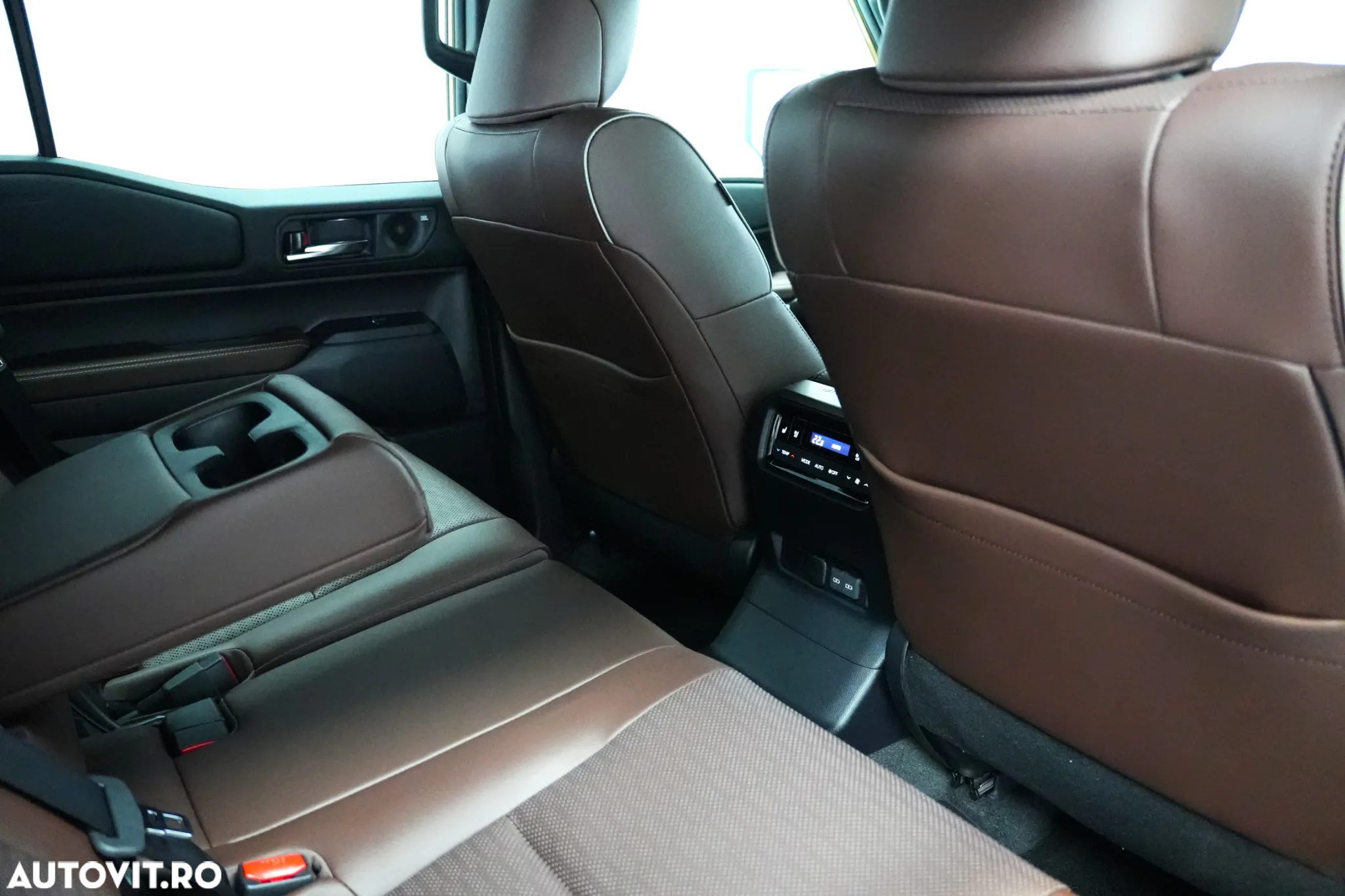Toyota Land Cruiser 2.8 D-4D Automatik First Edition - 11