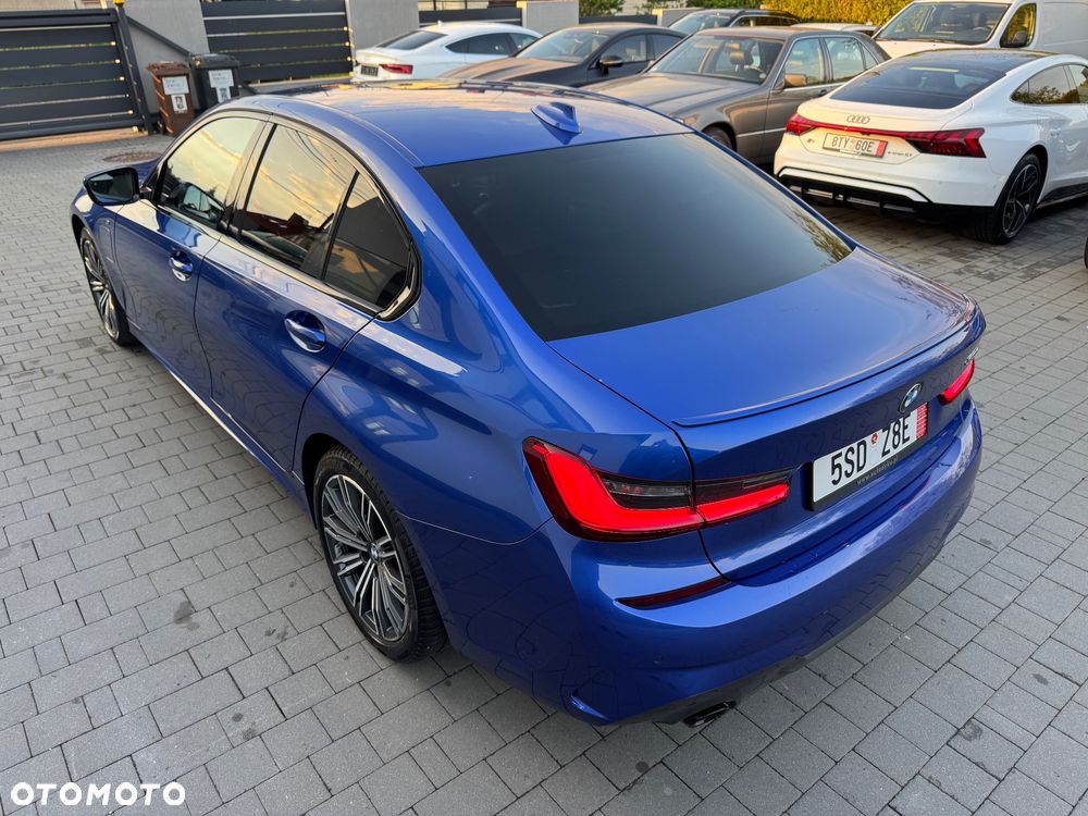 BMW Seria 3 330e M Sport - 10