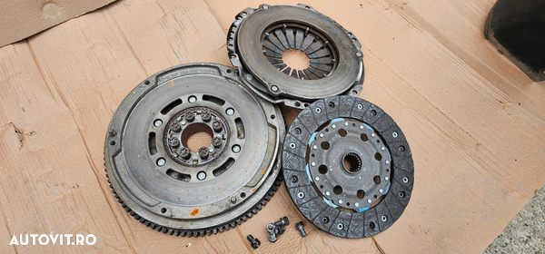Volanta cu Kit ambreiaj 6 trepte Toyota Rav 4 / Avensis T25 2.0 D-4D