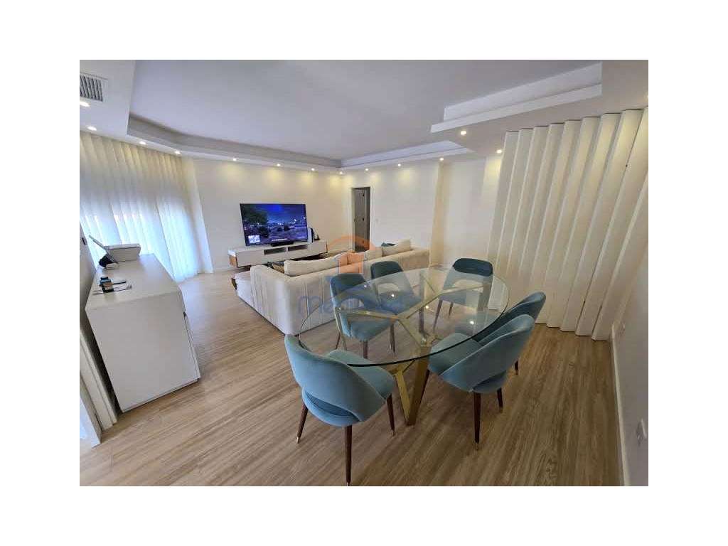 Apartamento T2 mobilado, com 3 Varandas e BOX | Urbanização Jardim ... - Grande imagem: 2/37
