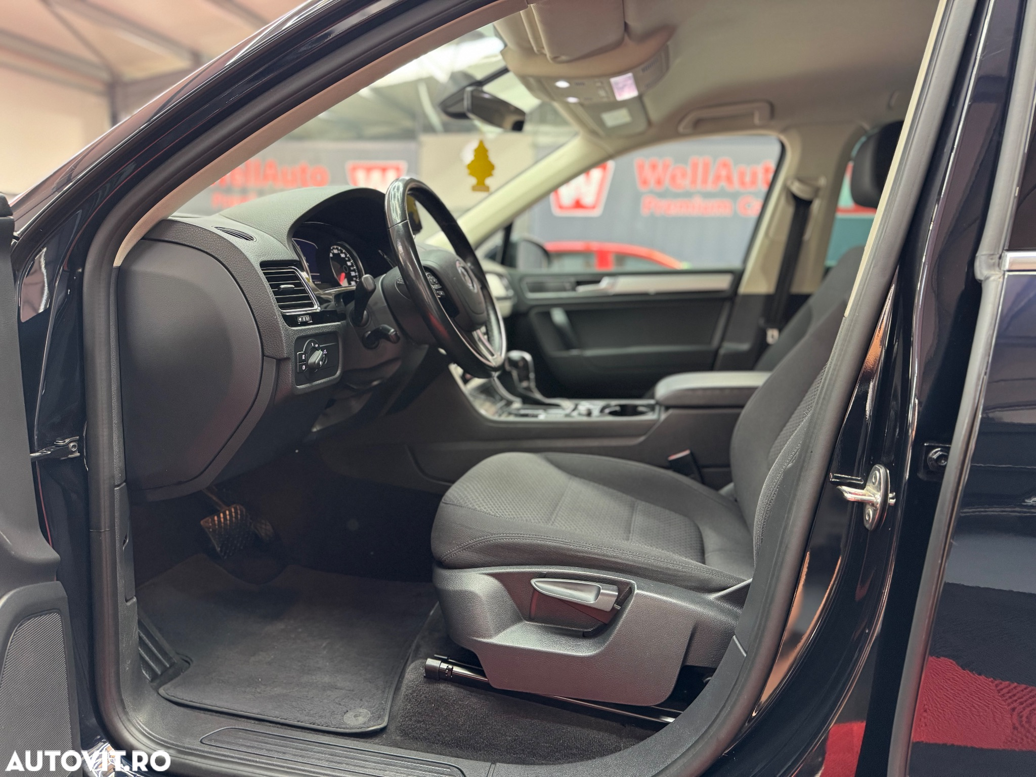 Volkswagen Touareg - 7