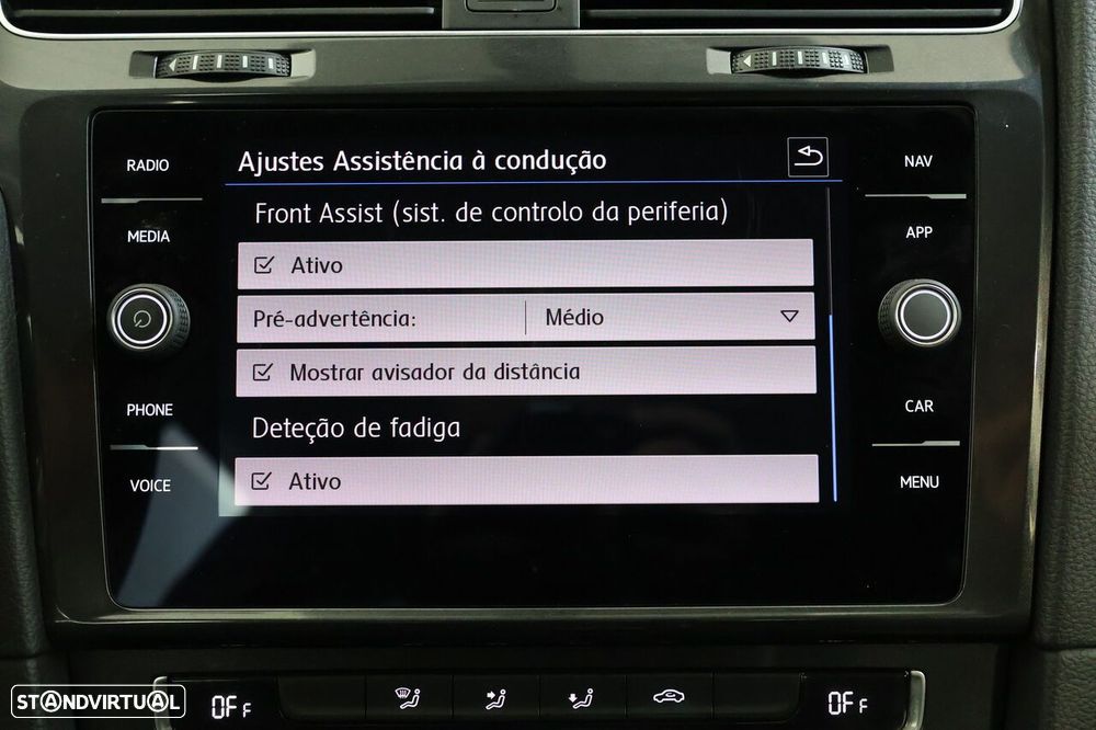 VW Golf 1.6 TDI Confortline - 26