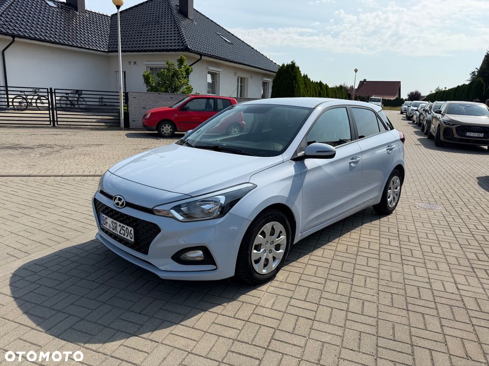 Hyundai i20 blue 1.2 YES - 1