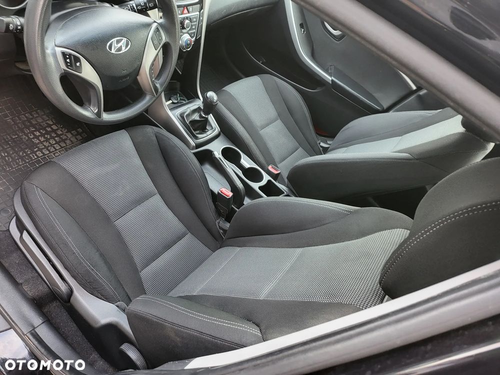 Hyundai i30 1.4 CRDi Premium - 27