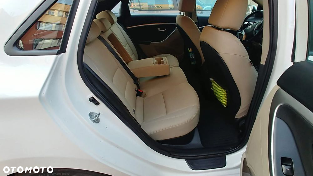 Hyundai i30 1.4 Comfort - 10