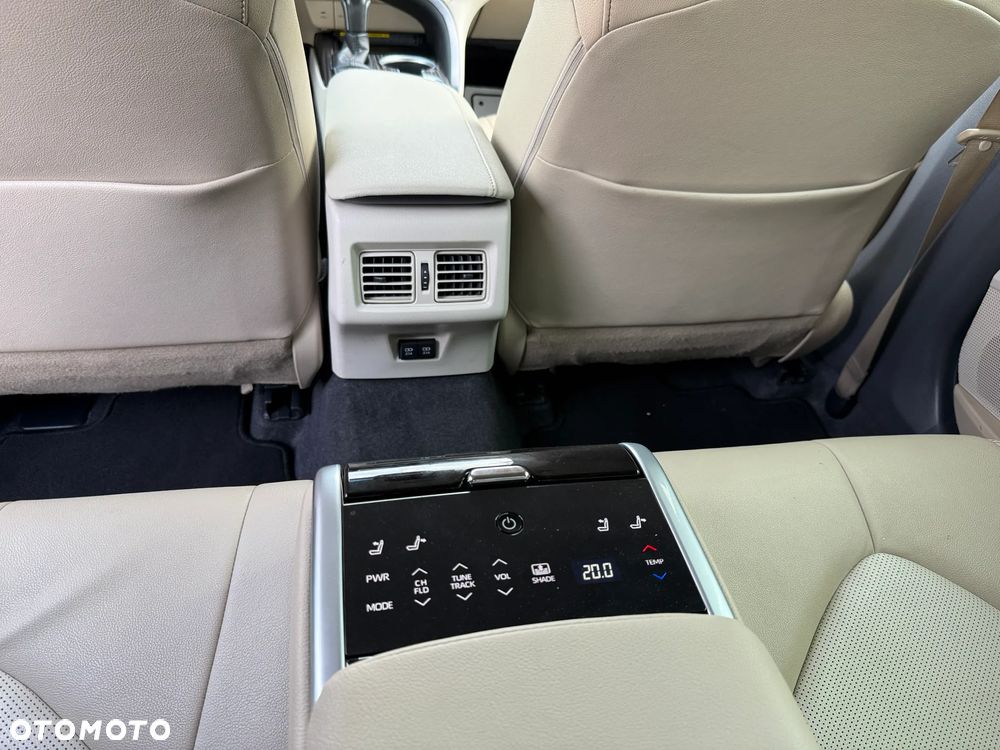 Toyota Camry 2.5 Hybrid Executive CVT - 19