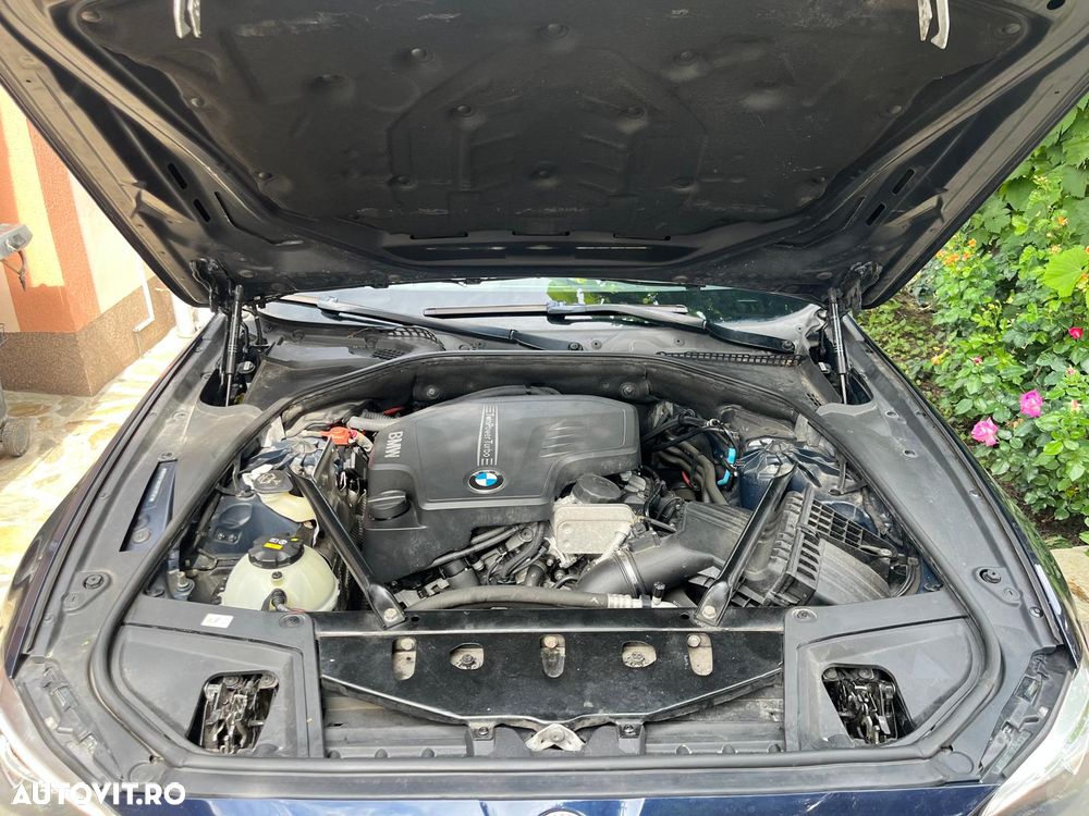 BMW Seria 5 520i Aut. Luxury Line - 12