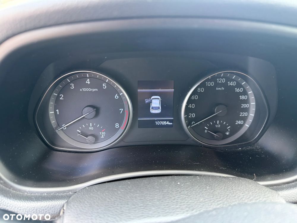Hyundai i30 1.5 DPI Classic + - 6