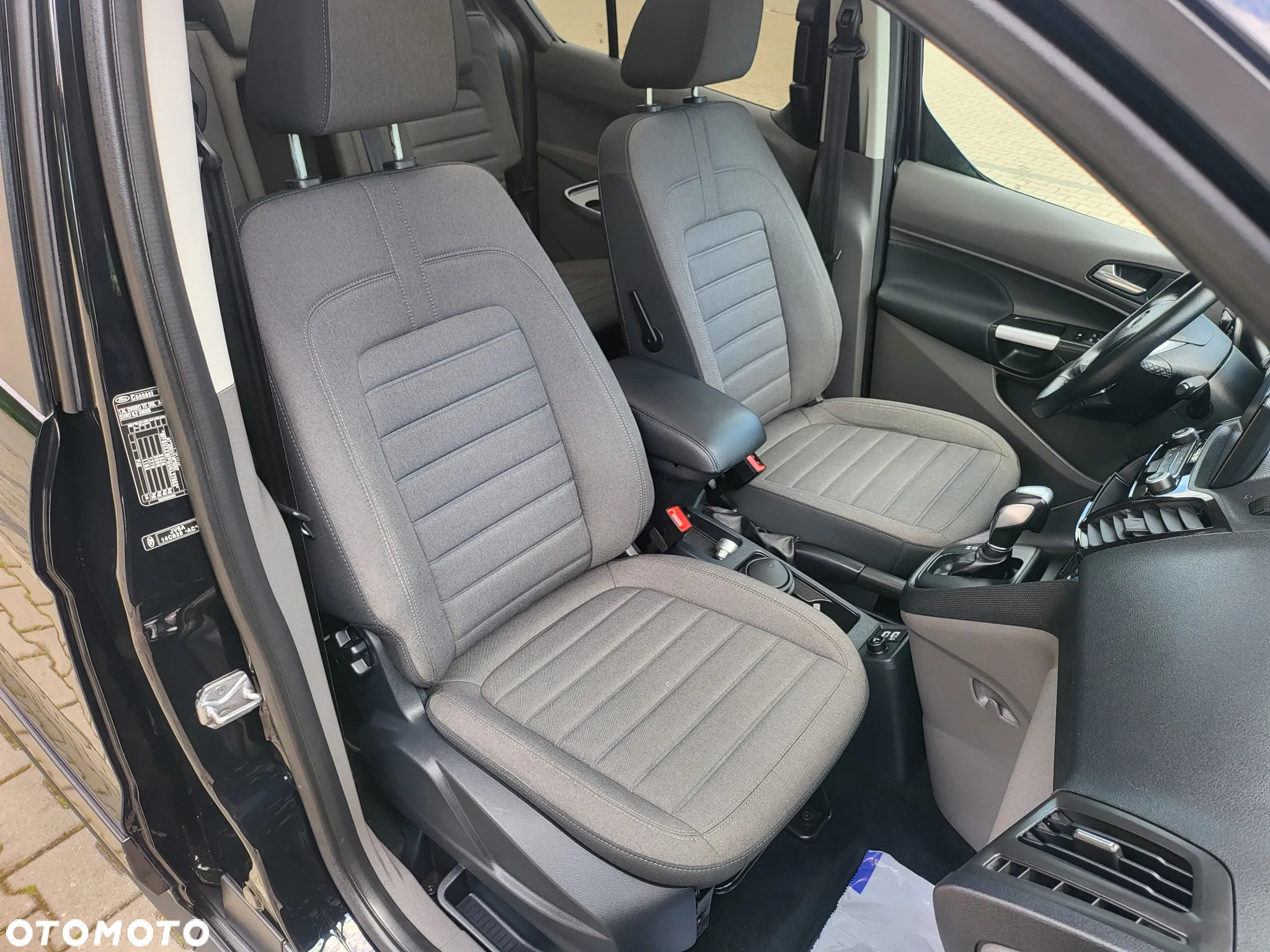 Ford Tourneo Connect Grand - 19