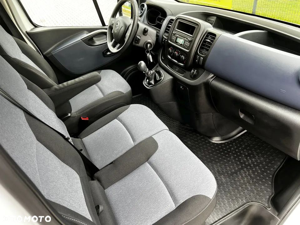 Opel Vivaro - 10