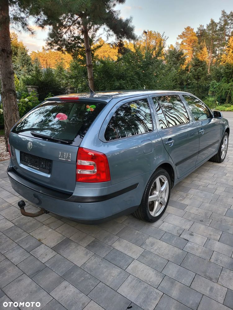 Skoda Octavia 1.6 Combi Ambiente - 2