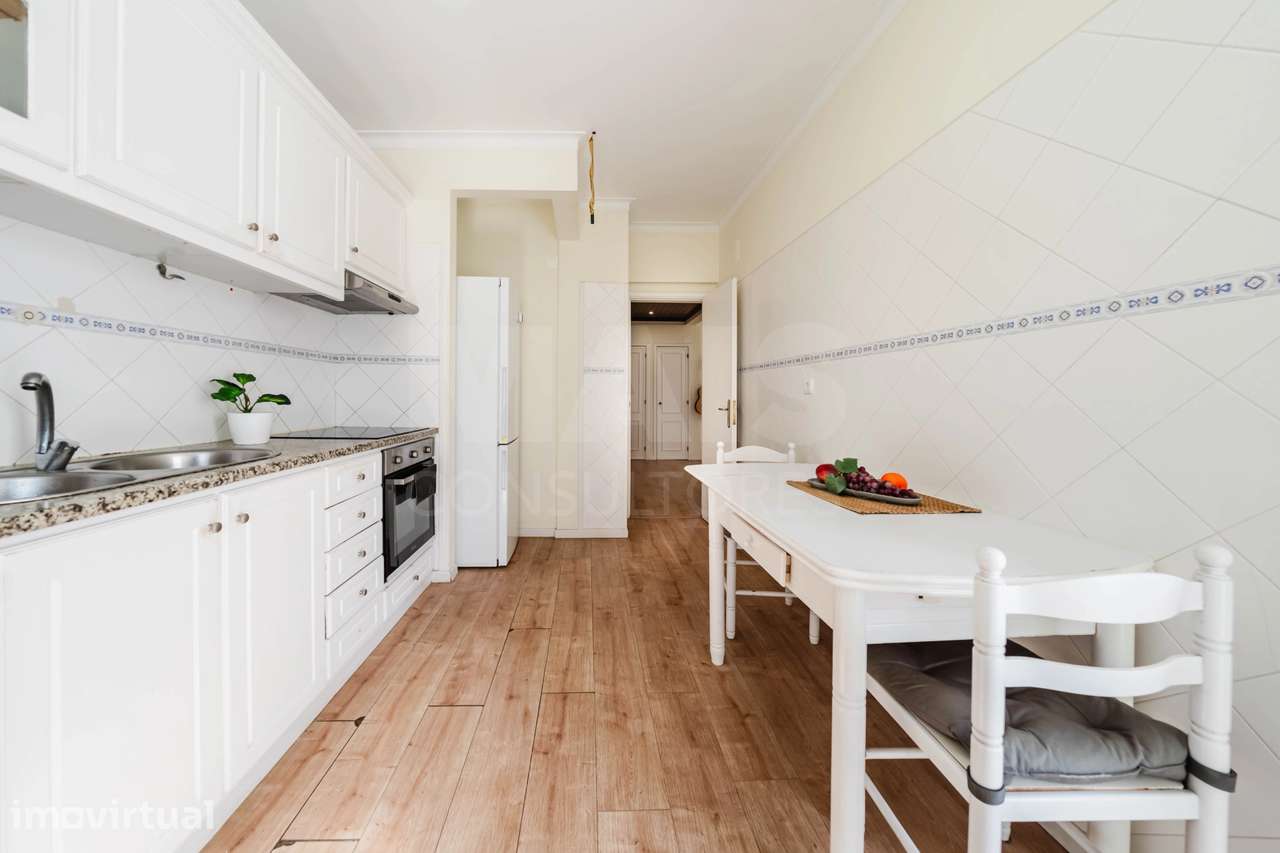Oportunidade na Lourinhã – Apartamento T3 muito bem localizado! - Grande imagem: 2/31