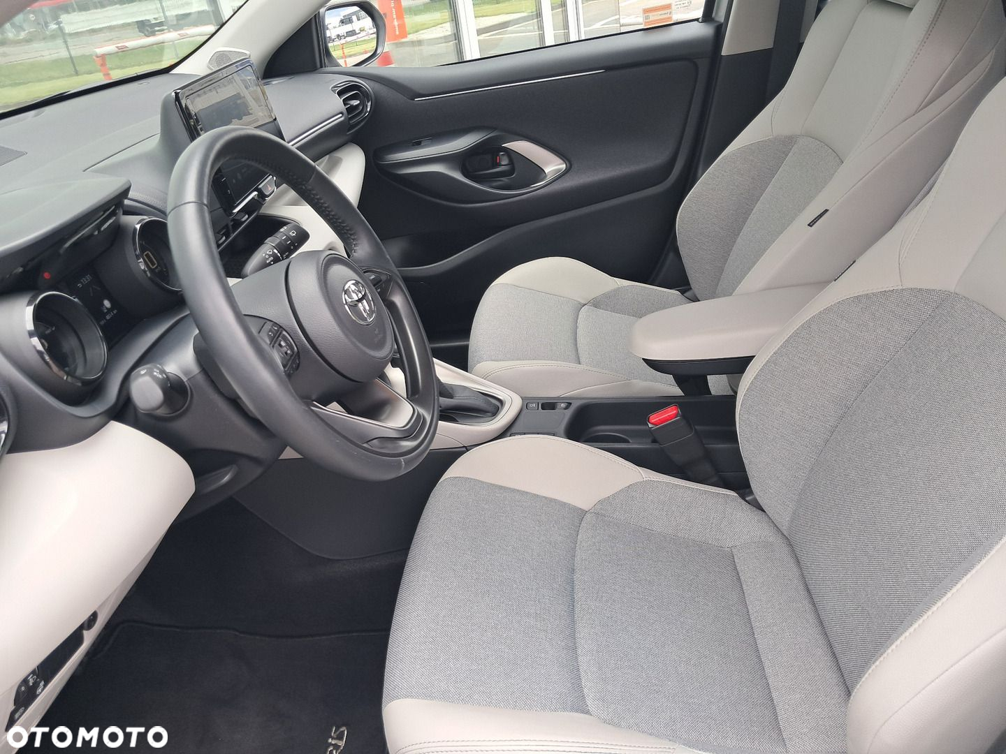 Toyota Yaris Hybrid 1.5 Executive - 18