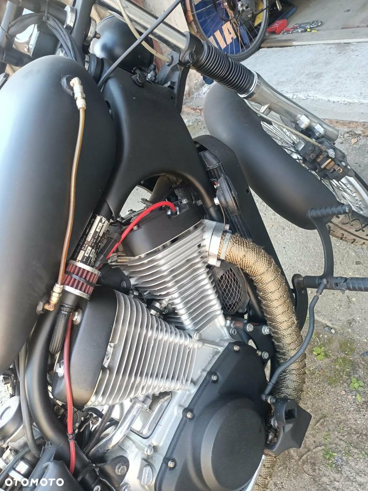 Suzuki Intruder - 3