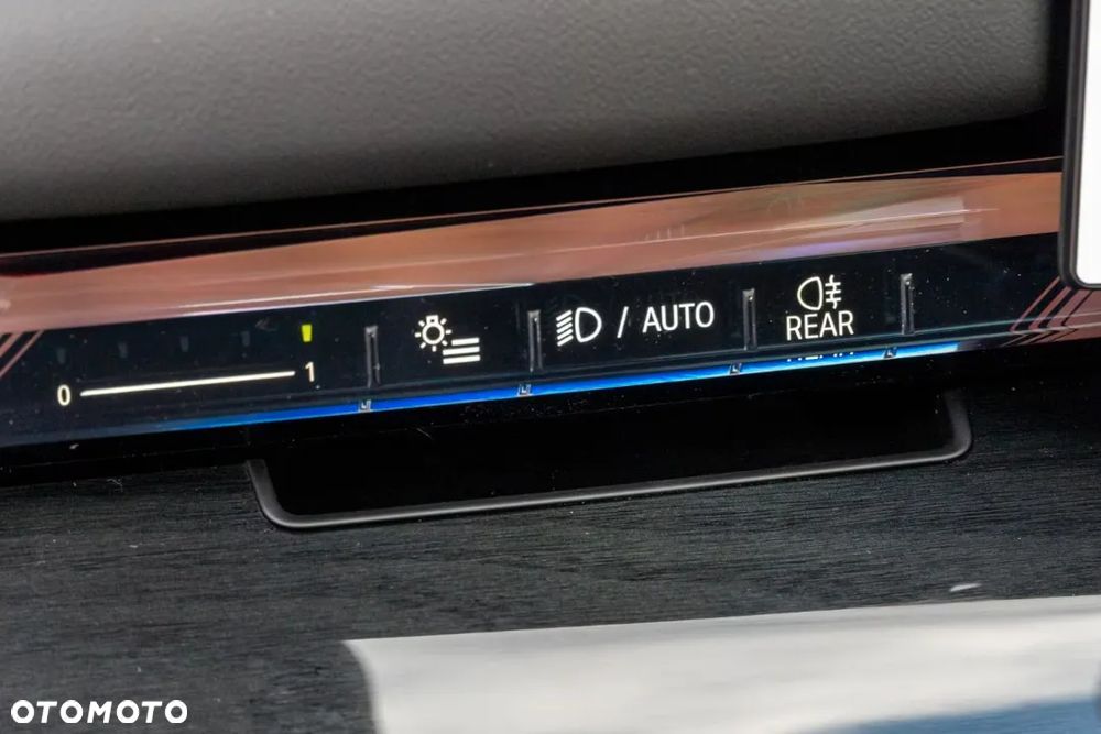 BMW Seria 5 520i mHEV M Sport - 32
