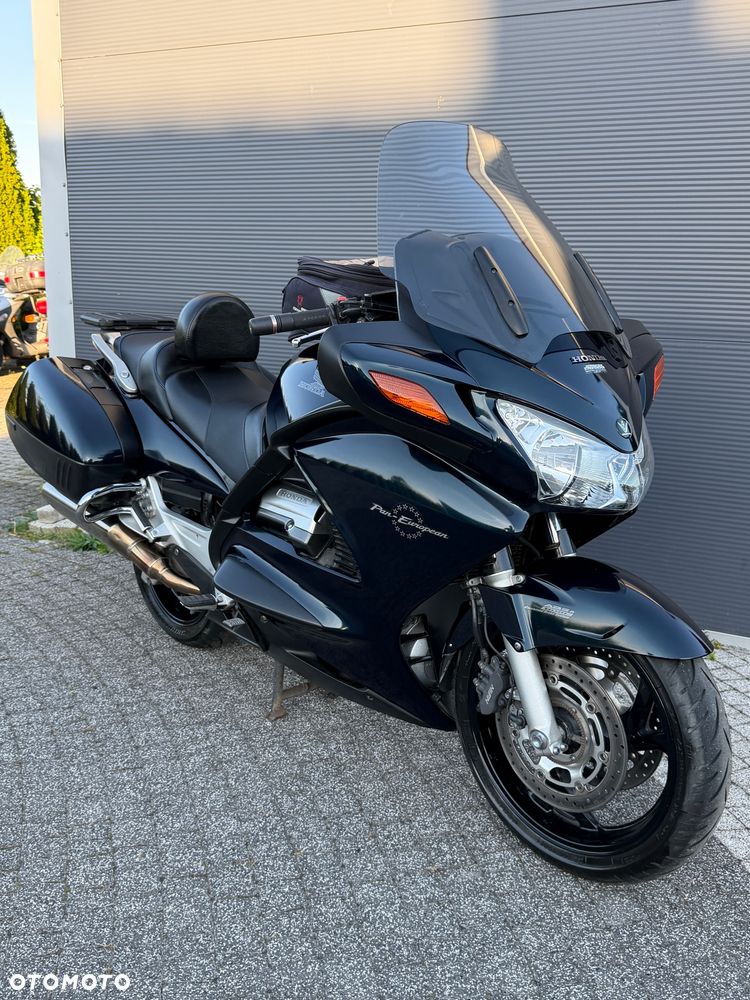 Honda ST - 17