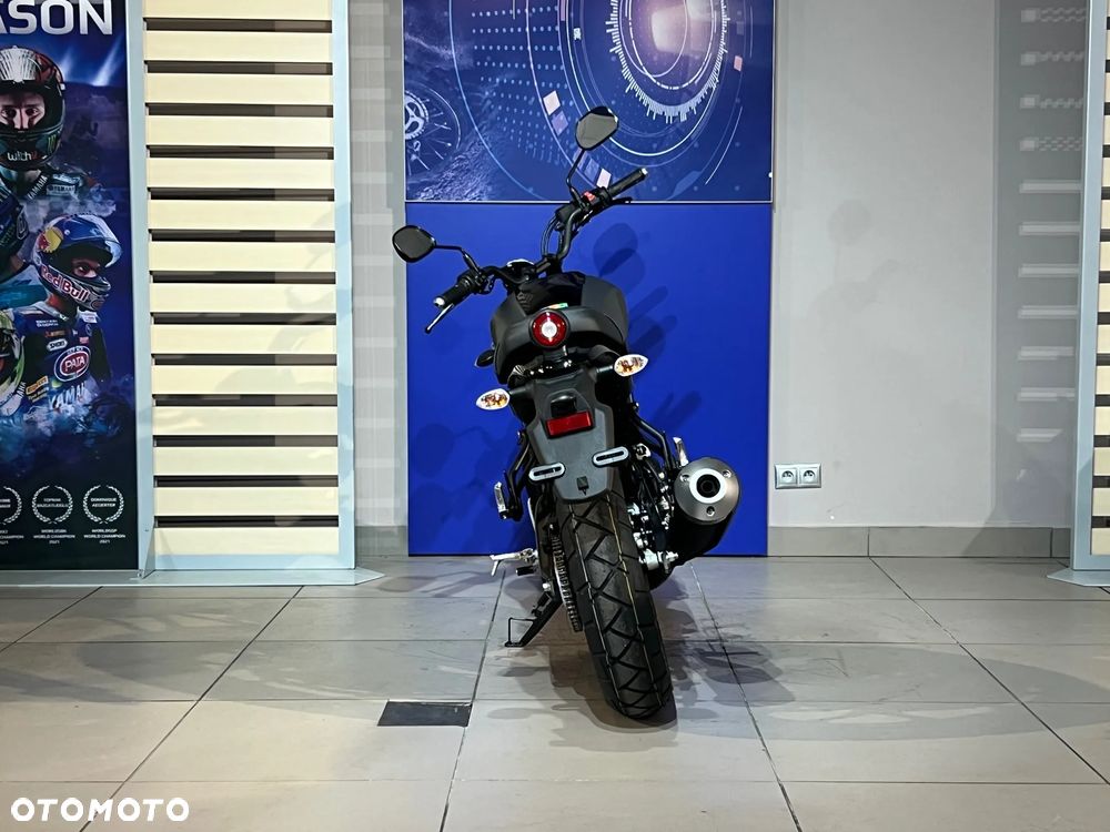 Yamaha XSR - 4