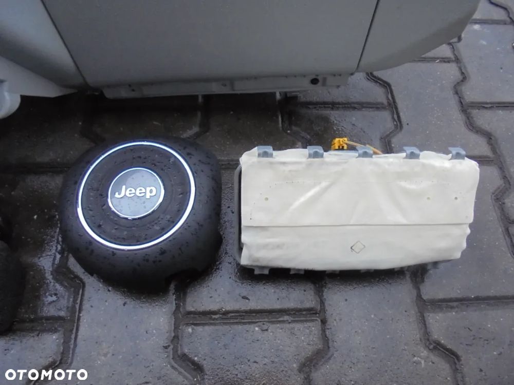 KONSOLA DESKA ROZDZIELCZA JEEP RENEGADE - 3