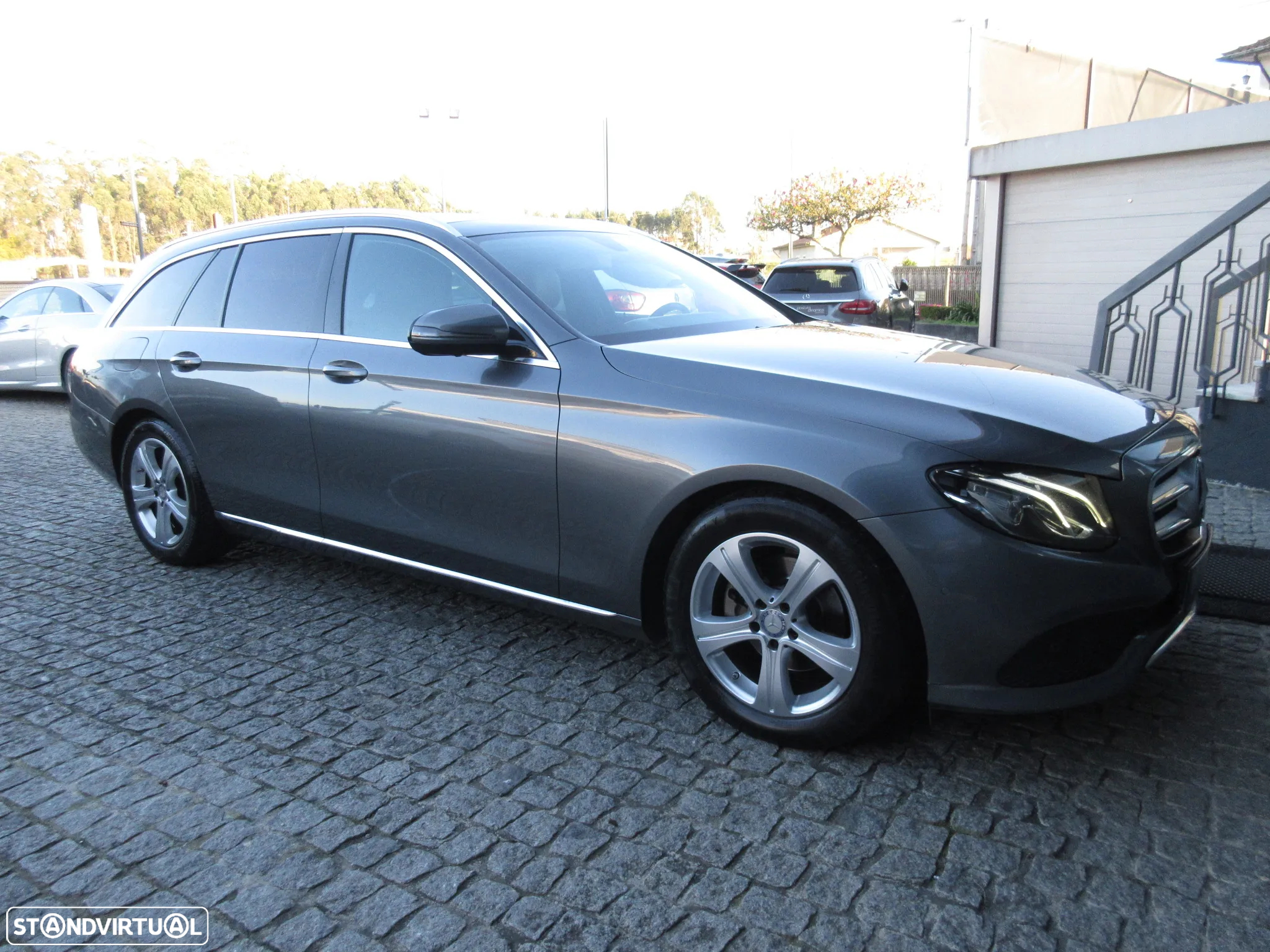 Mercedes-Benz E 200 - 14