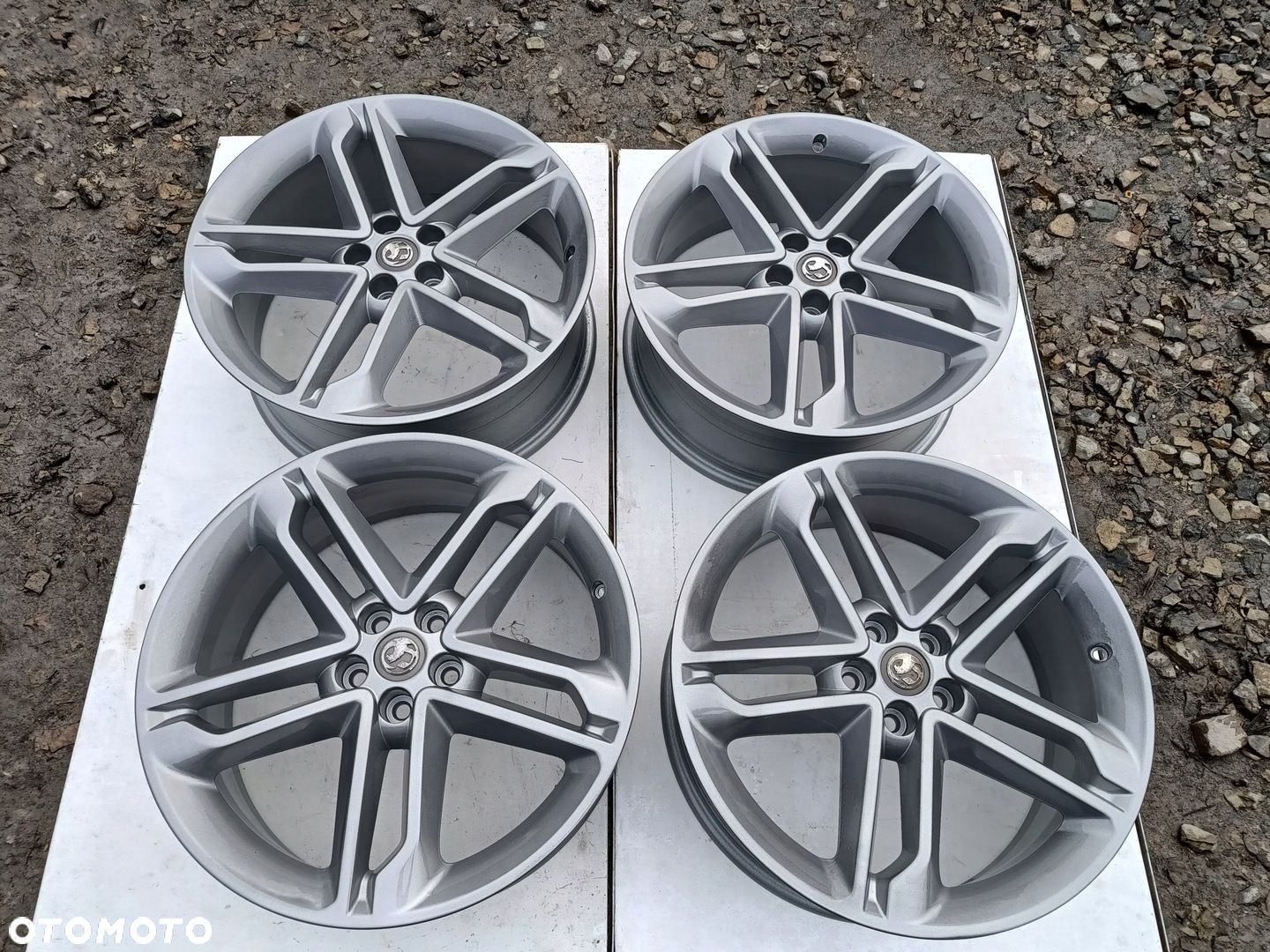 OPEL MOKKA Trax Biuic Felgi 19" 7.5J 5x105 ET 38 Grafit 95016099 JAK NOWE - 1