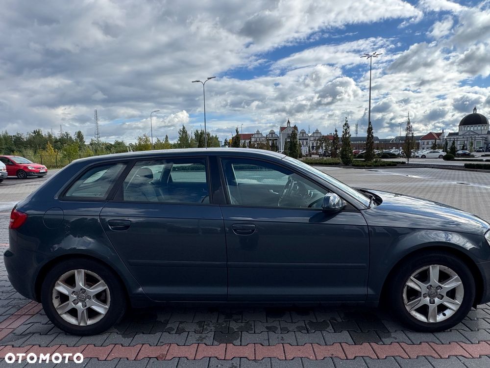 Audi A3 Sportback 1.2 TFSI Attraction - 4