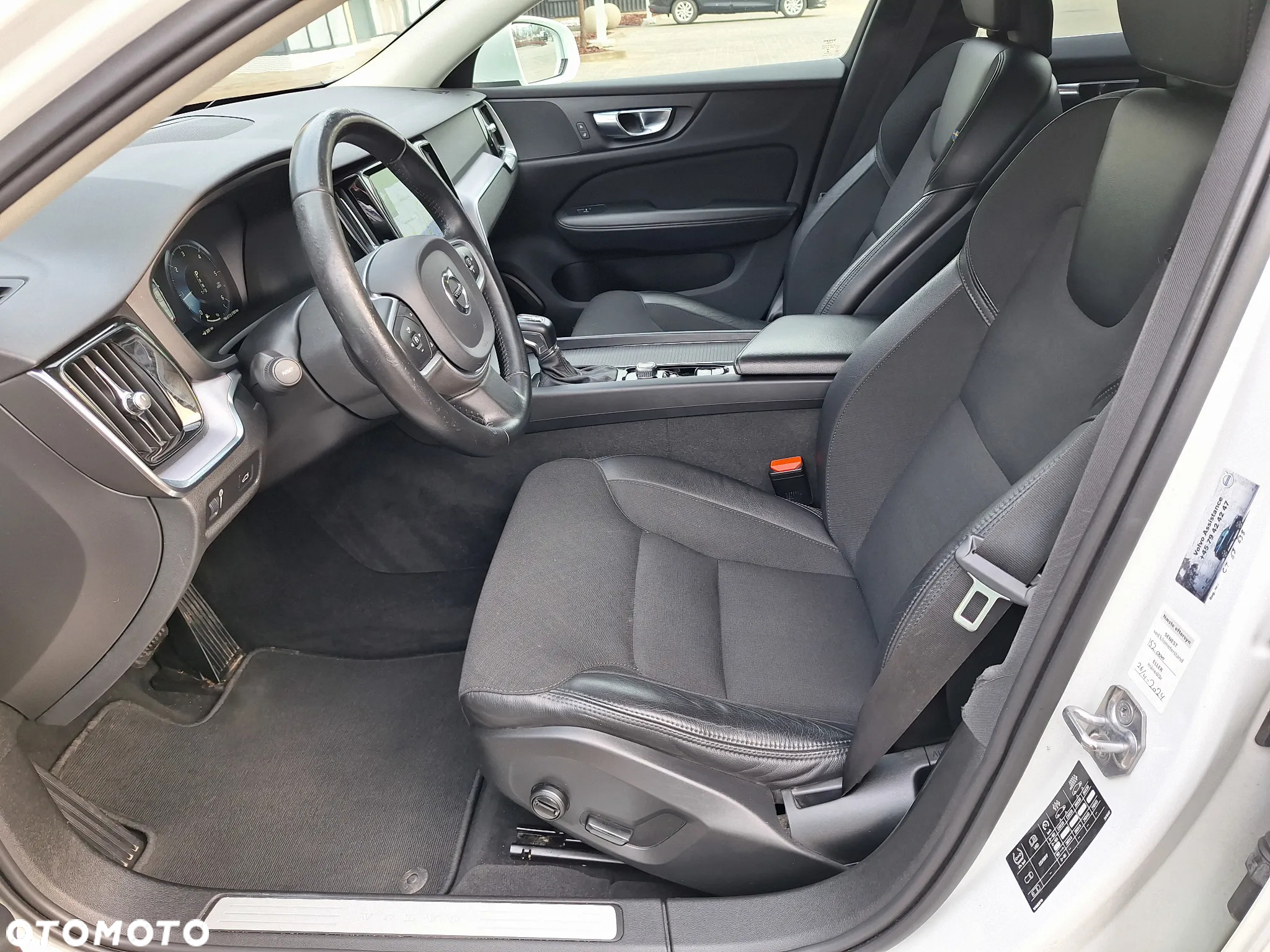 Volvo V60 D4 Momentum Pro - 22
