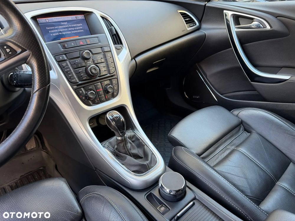 Opel Astra 1.6 T Cosmo - 37