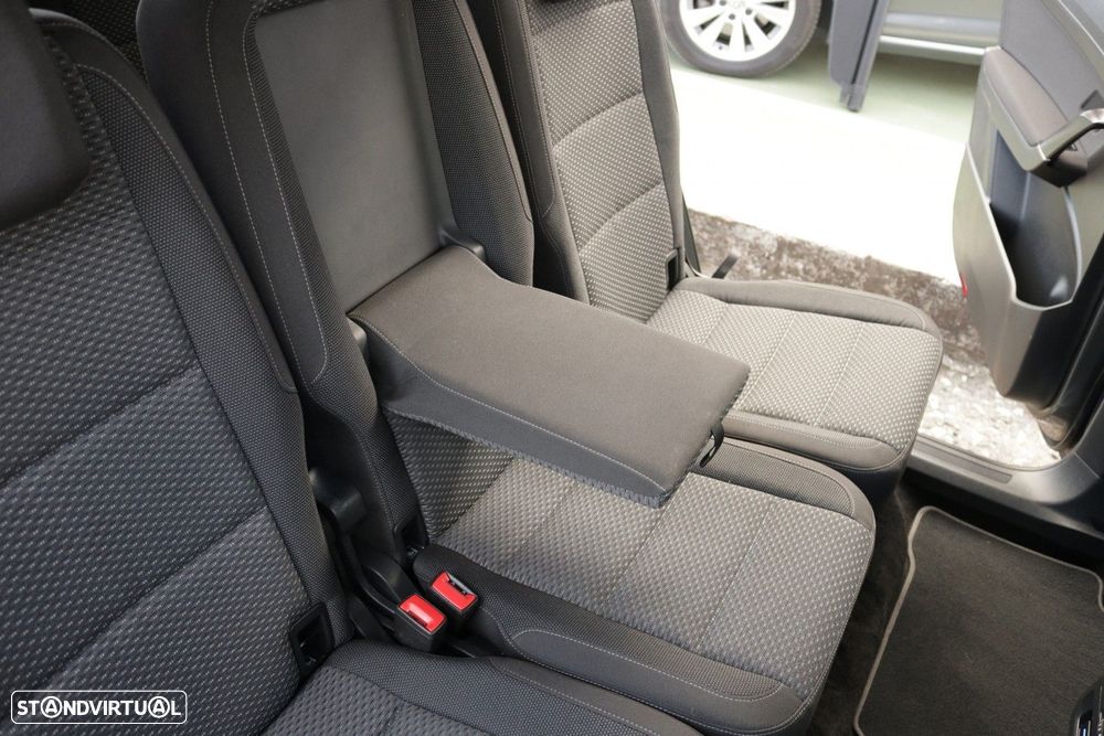 VW Touran 1.6 TDI Confortline DSG - 30