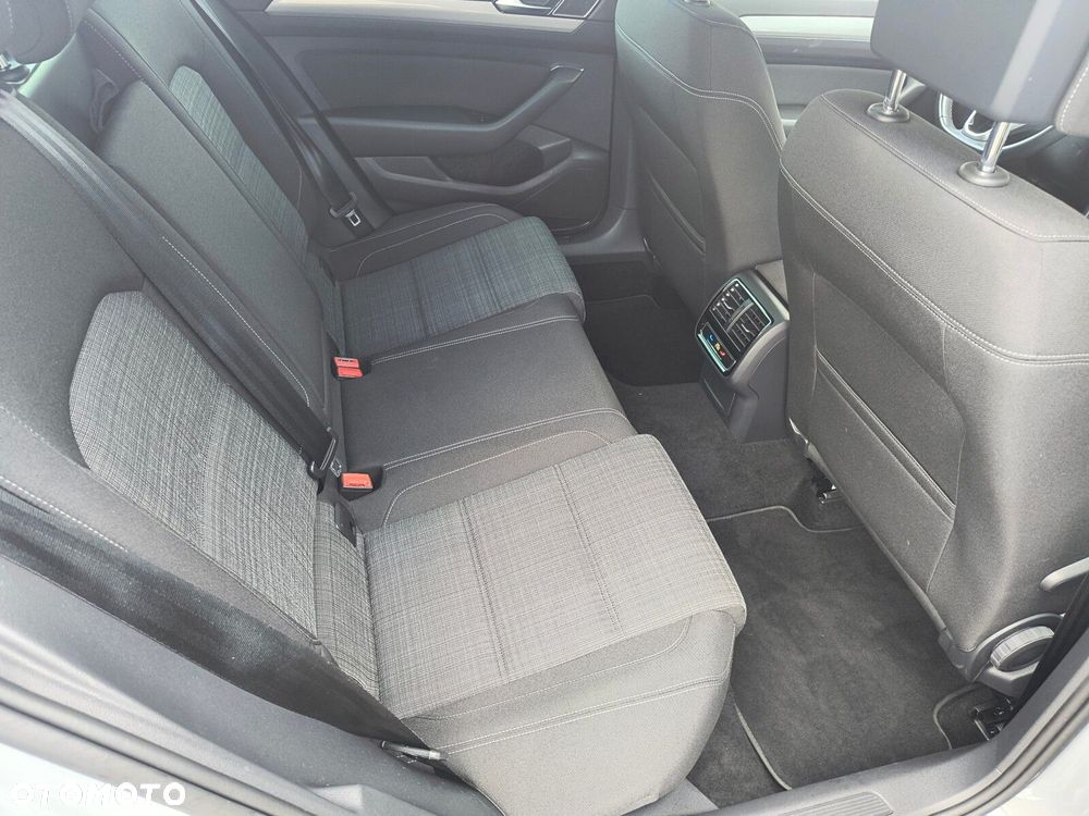 Volkswagen Passat 2.0 TDI EVO Business DSG - 12