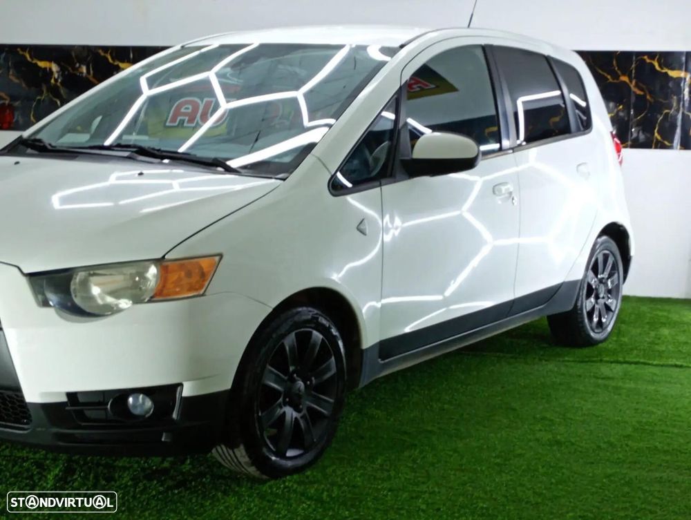 Mitsubishi Colt - 3
